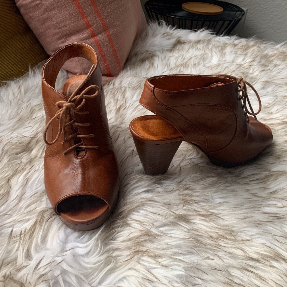 1937 Footwear Lace Up Leather Heels